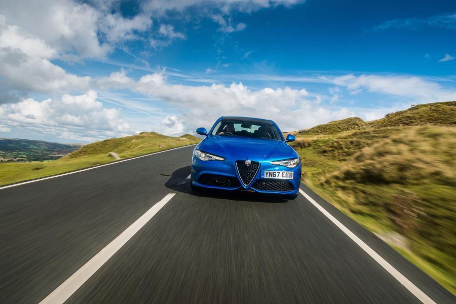  Alfa Romeo Giulia Veloce (952) 2017 года  (UK) (фото 15 из 24)